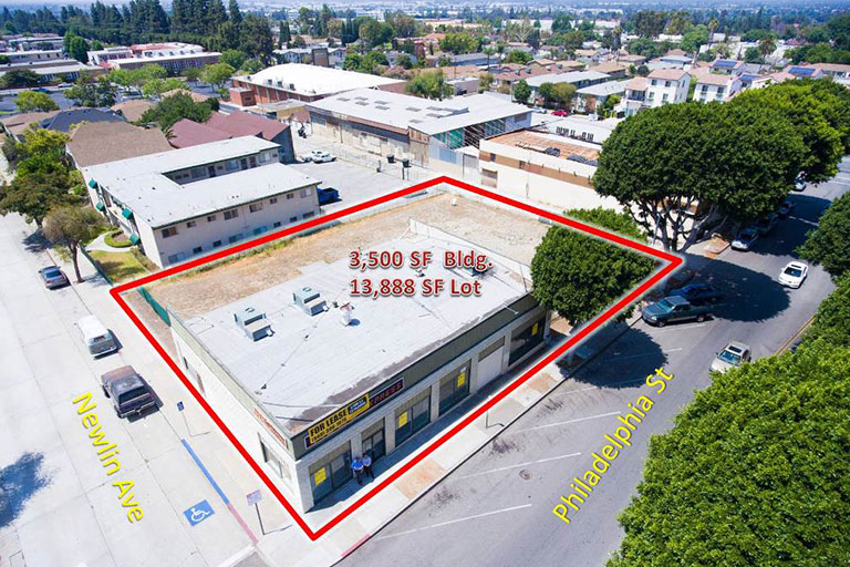 Aerial view of building and lot dimensions.